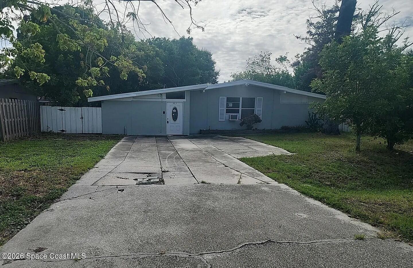 5812 16th Street W, Bradenton, Fl 34207, FL