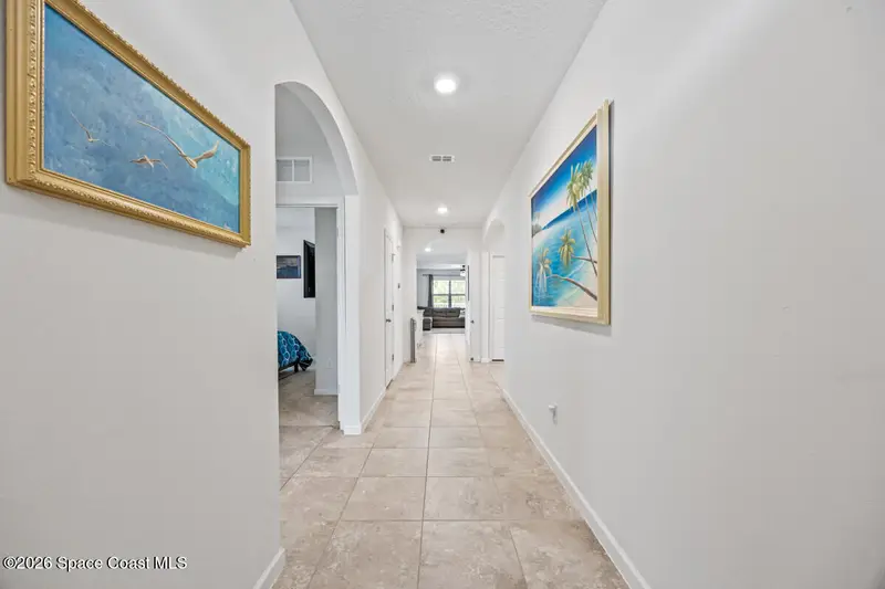 637 Old Country Road Se, FL