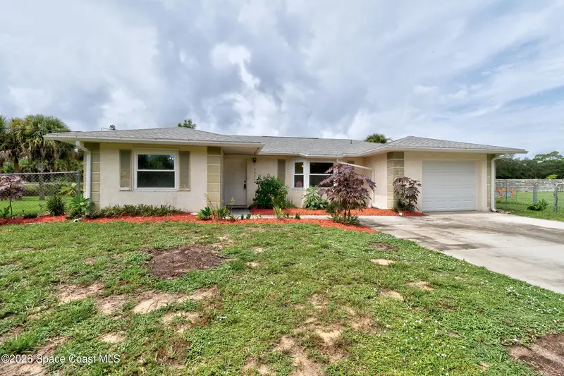 9884 Pine Street, Sebastian, Fl 32976, FL