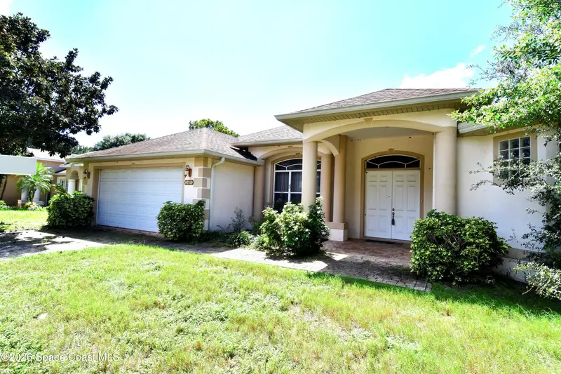 2455 Village Lane, FL
