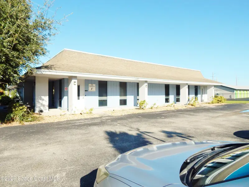 4600 Lipscomb Street Ne Ste 1, FL
