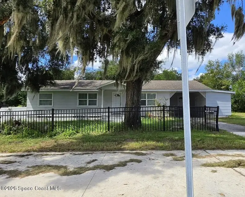 910 N Garfield Avenue, Deland, Fl 32724, FL