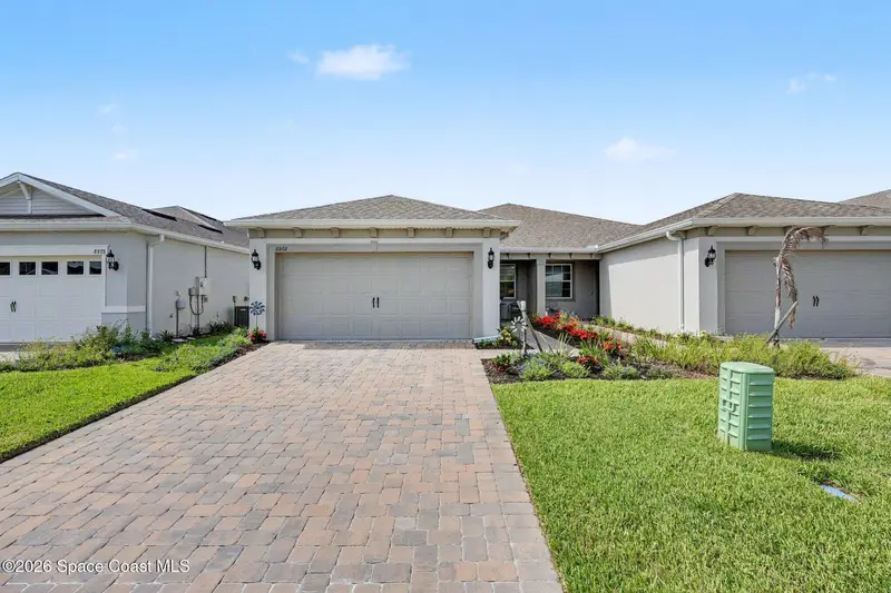 8868 Splashing Drive, FL