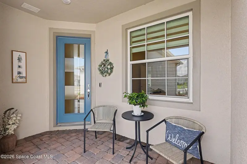 8868 Splashing Drive, FL
