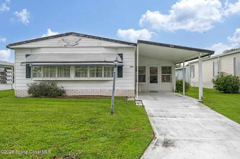 908 Thrush Circle, FL