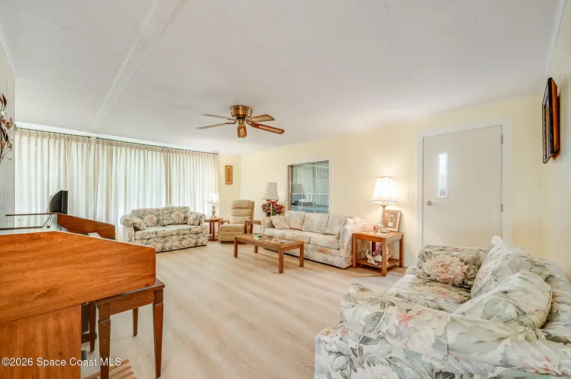 908 Thrush Circle, FL