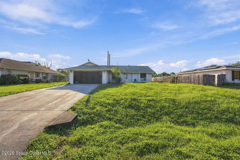 1338 Coral Reef Avenue Nw, FL