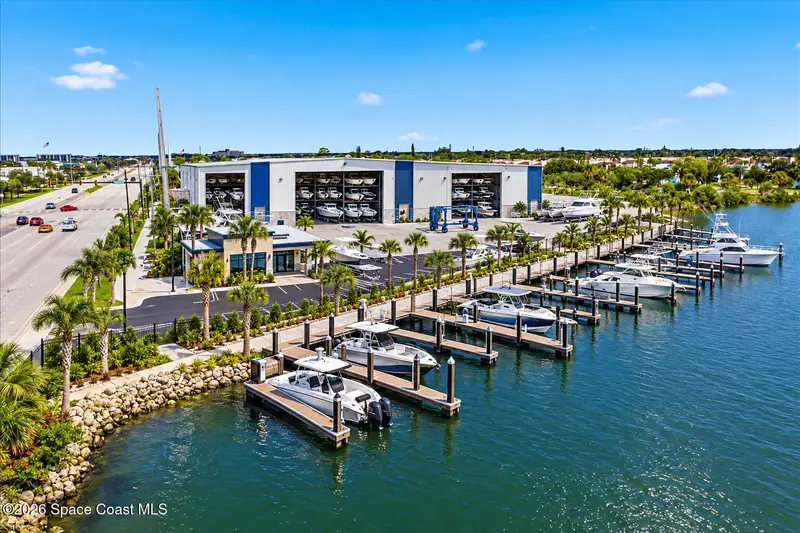 1872 E Merritt Island Causeway, FL