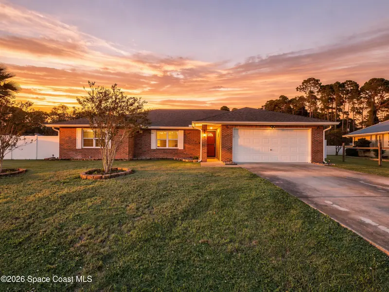 585 Boxthorn Avenue Nw, FL
