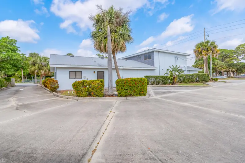 125 W New Haven Avenue, FL