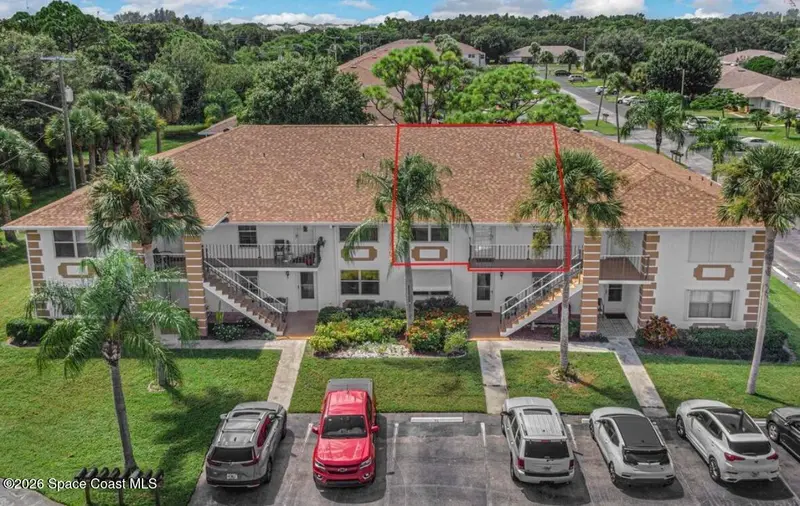 533 S Lakes End Drive E2, FL