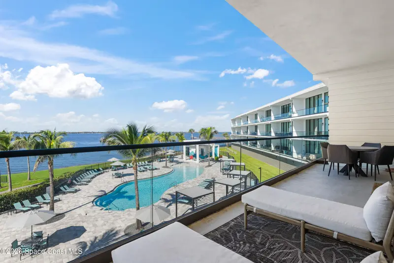 Harbor Island Beach Club listing
