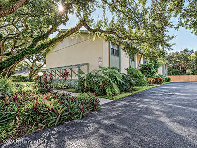 910 E Causeway Boulevard C13, FL