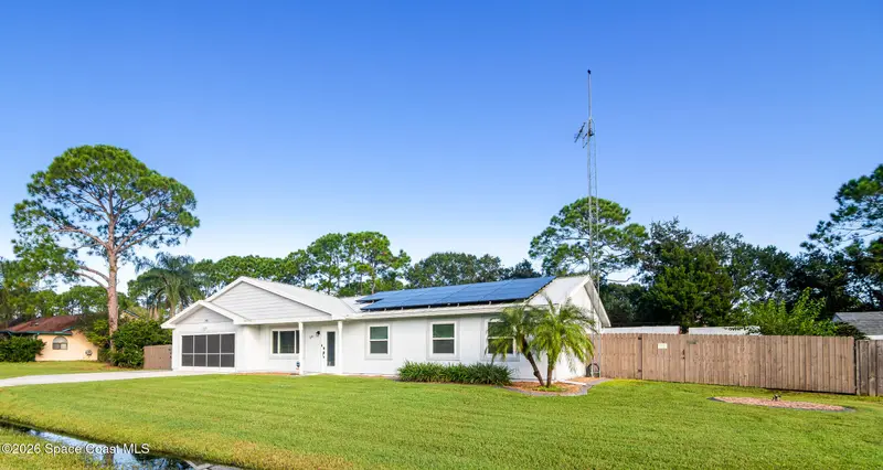 145 Nesbitt Street Ne, FL