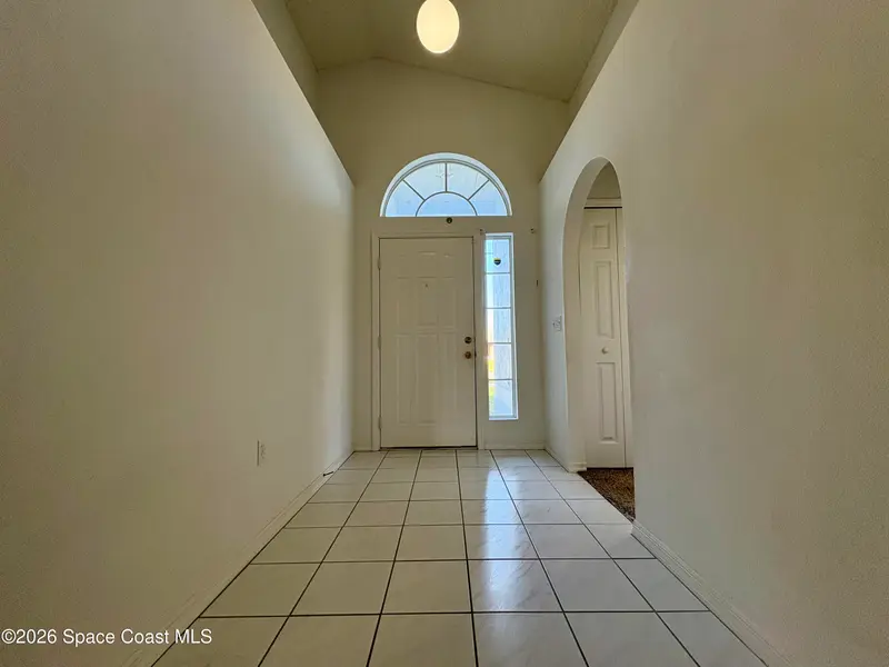 670 Americana Boulevard Nw, FL