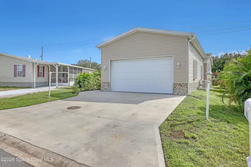 879 Laurel Circle, FL