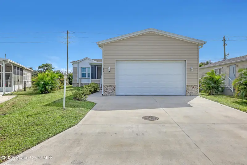 879 Laurel Circle, FL