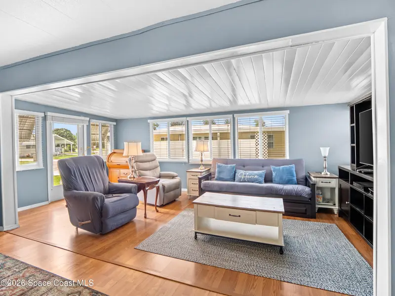 115 Holiday Park Boulevard Ne, FL