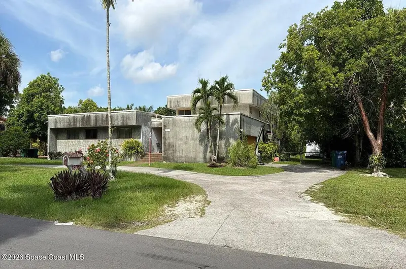 13050 N Calusa Club Drive, FL