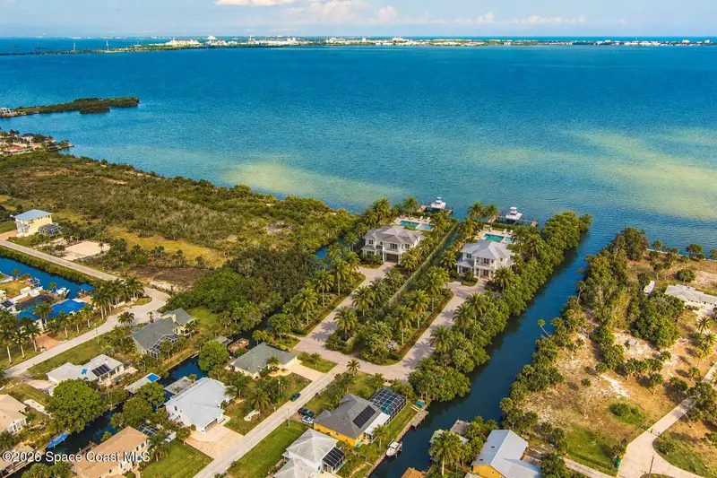 2437 Yount Drive, FL
