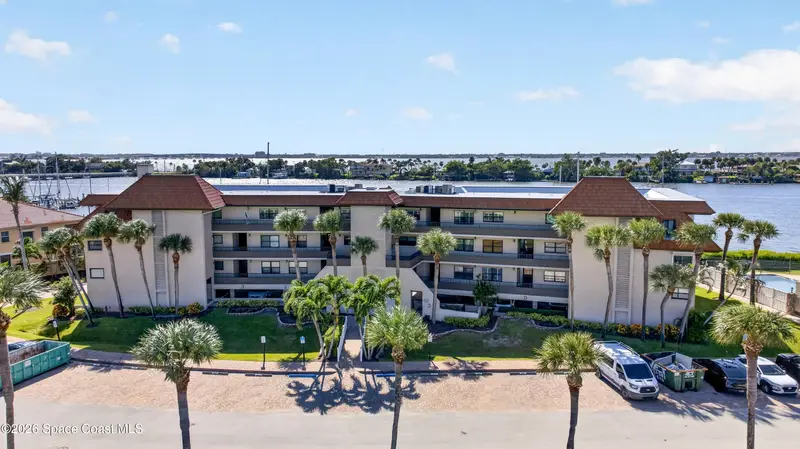 18 Marina Isles Boulevard 303, FL