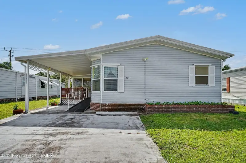 2344 Royal Palm Drive Ne, FL