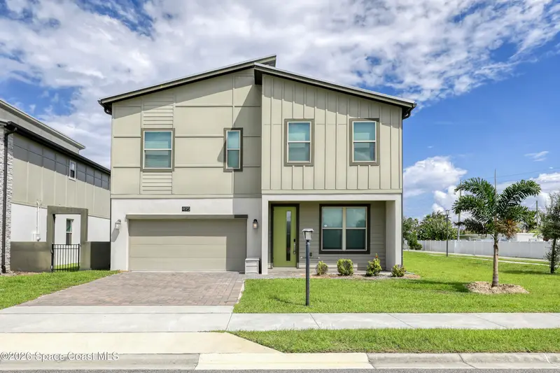 495 Strand Drive, FL