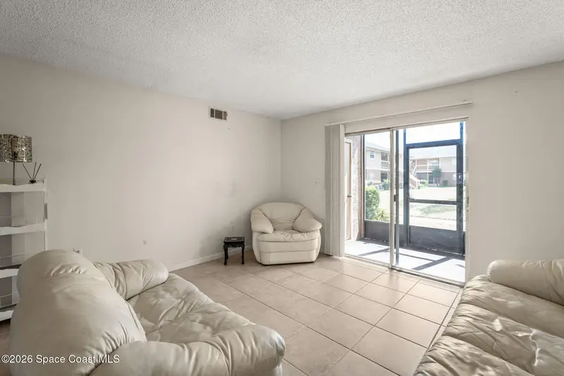 105 Bristol Lane, FL