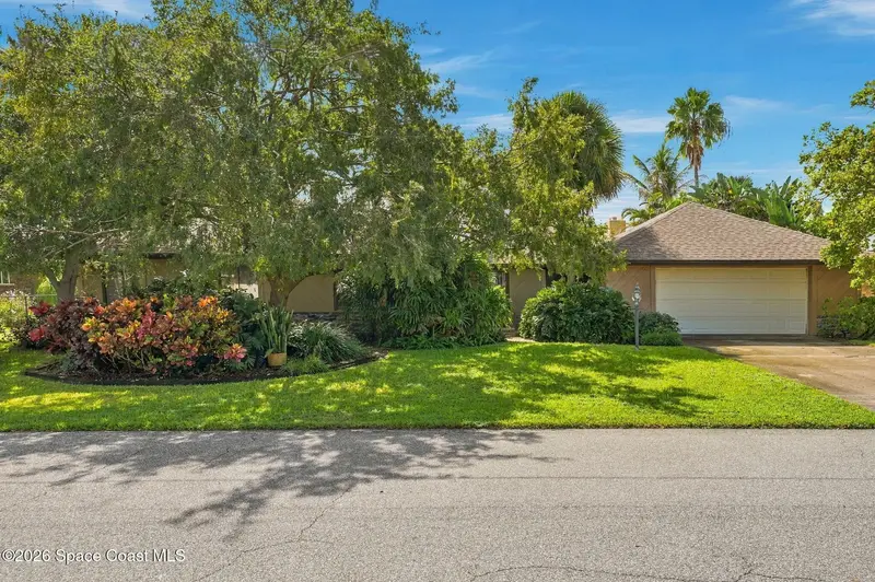 425 Arrowhead Lane, FL
