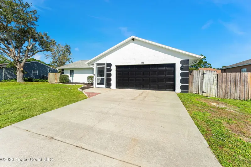 855 Americana Boulevard Nw, FL