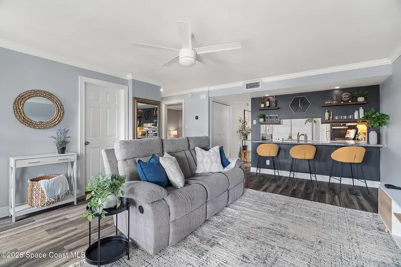 200 International Drive 716, FL