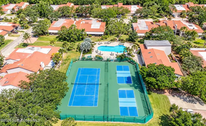 315 Parkside Place, FL