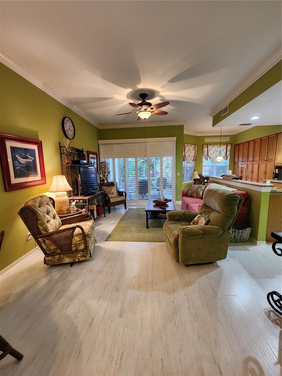 400 Ravinia Circle, FL