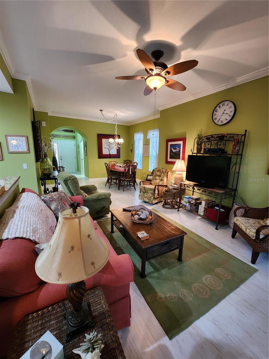 400 Ravinia Circle, FL