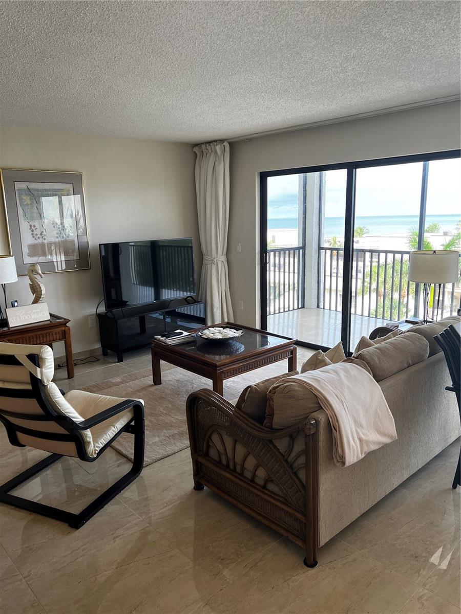1102 Ben Franklin Drive, FL