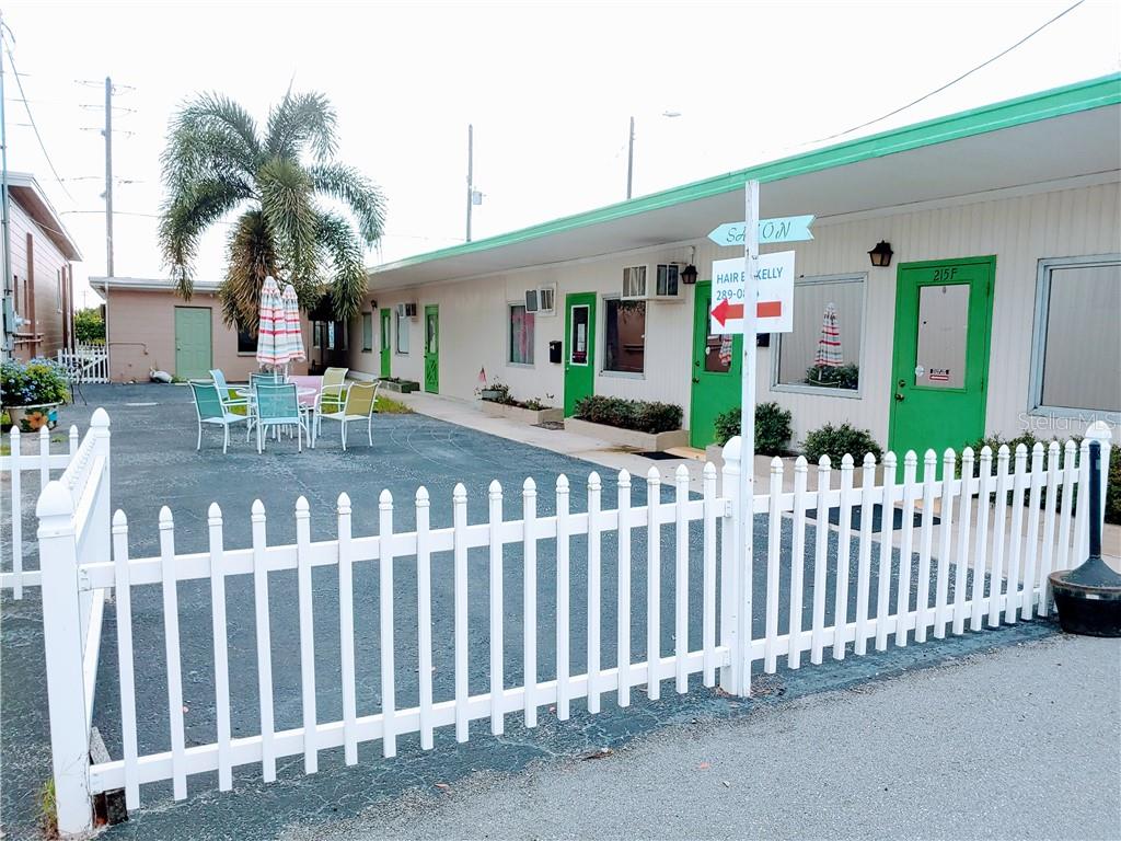 215 Scenic Highway, FL