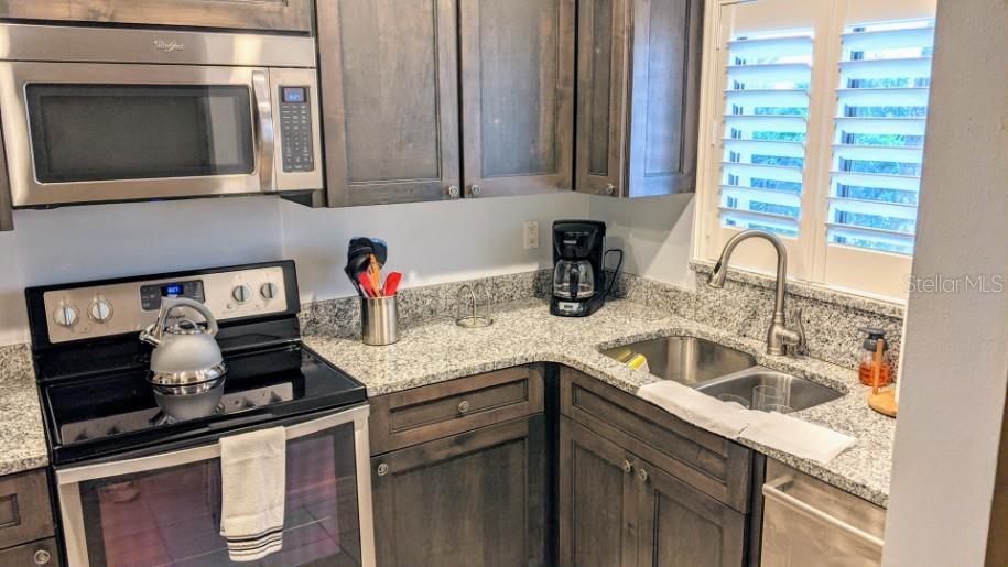 1624 Stickney Point, FL