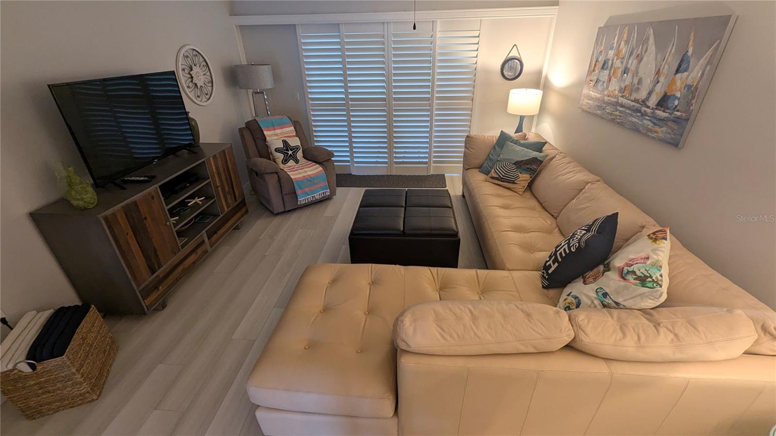 1624 Stickney Point, FL