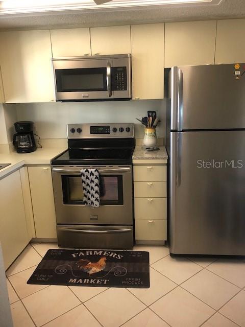 1001 Benjamin Franklin Drive, FL