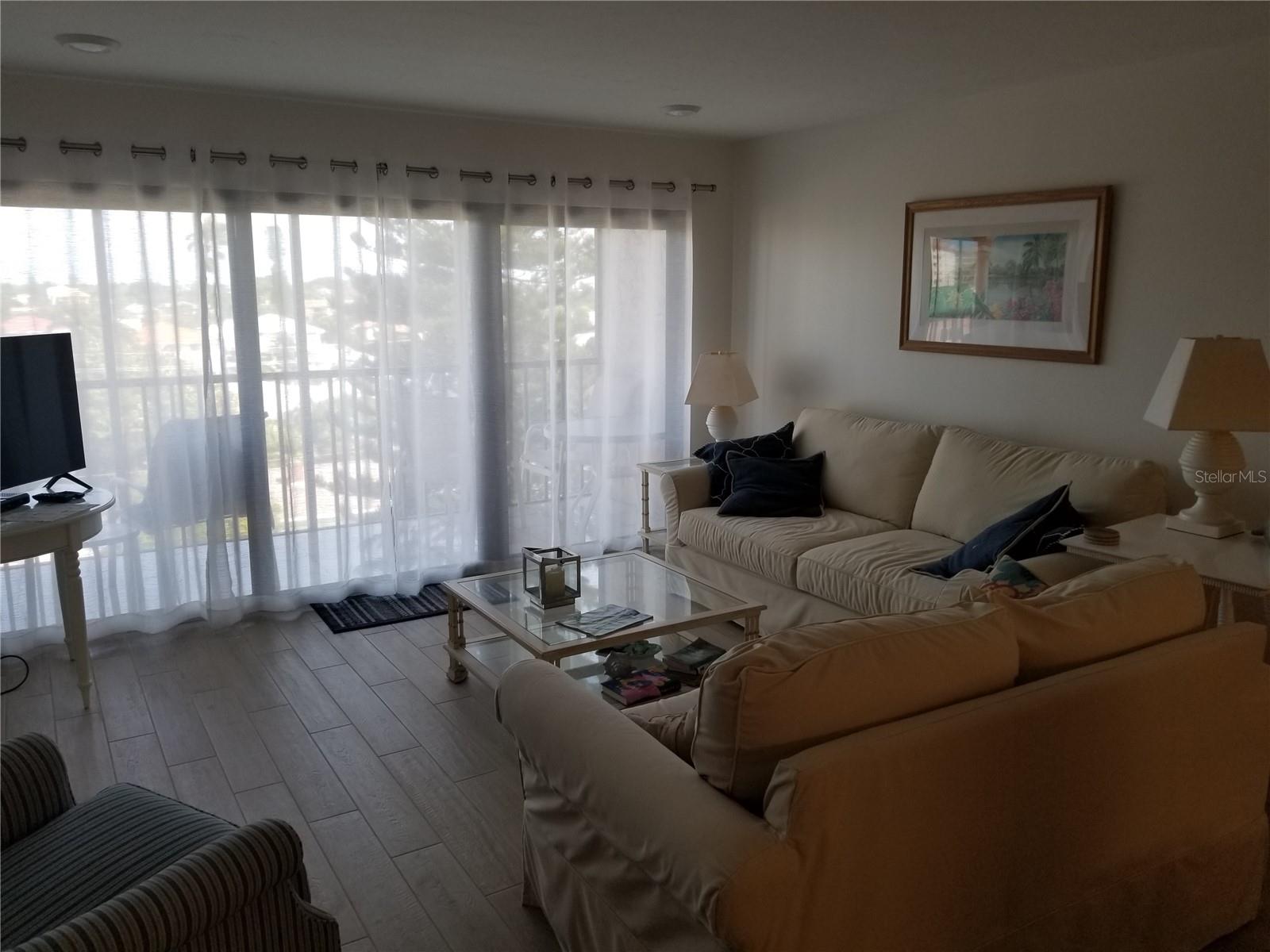 1001 Benjamin Franklin Drive, FL
