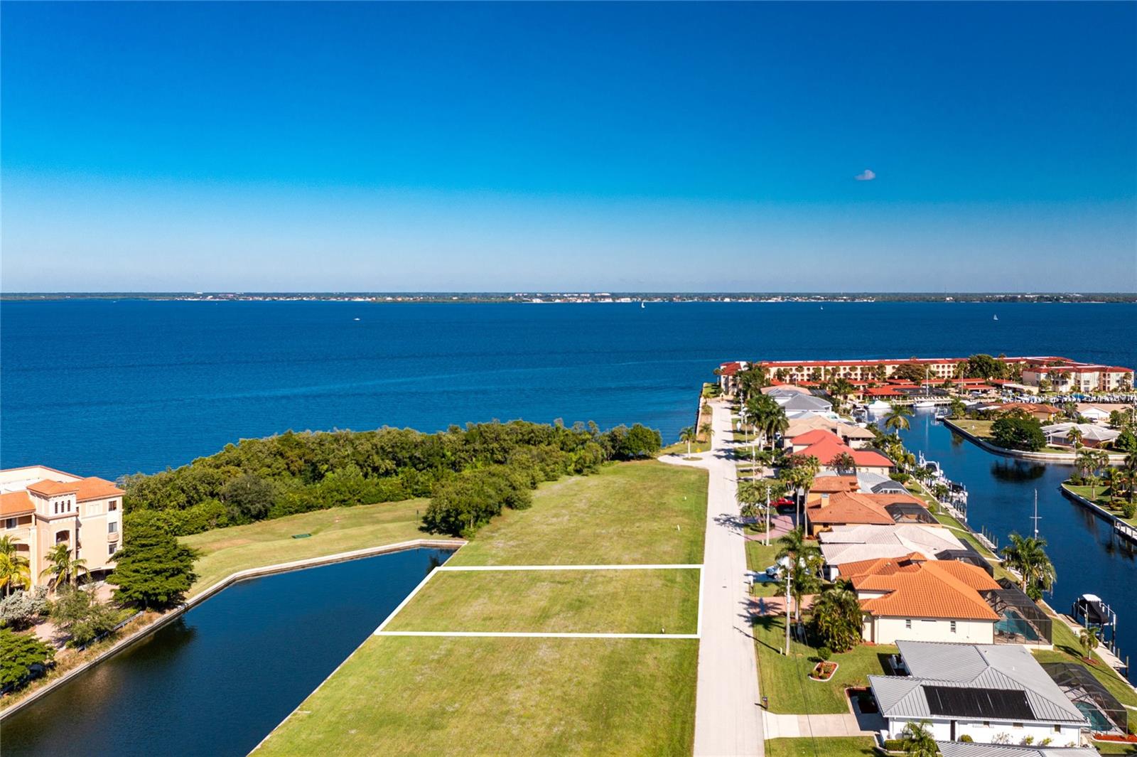 65 Colony Point Drive, FL