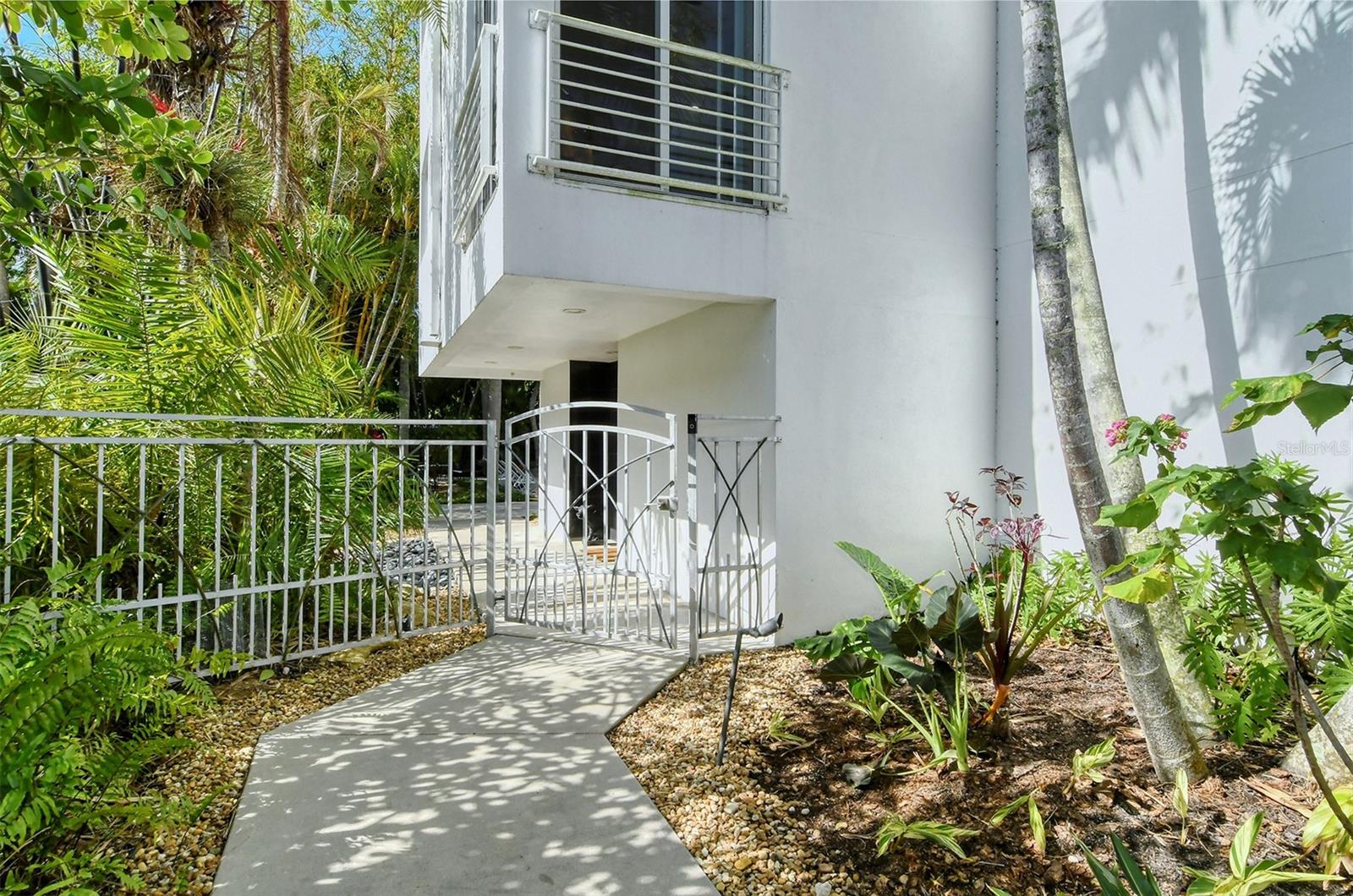 213 Washington Drive, FL