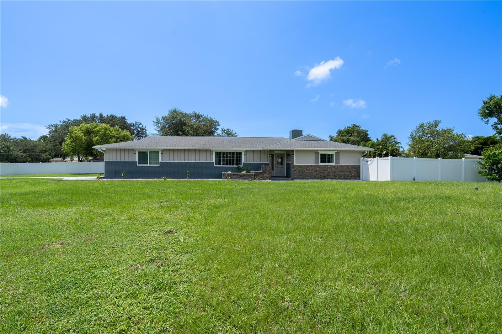 2140 Pinehurst Street, FL