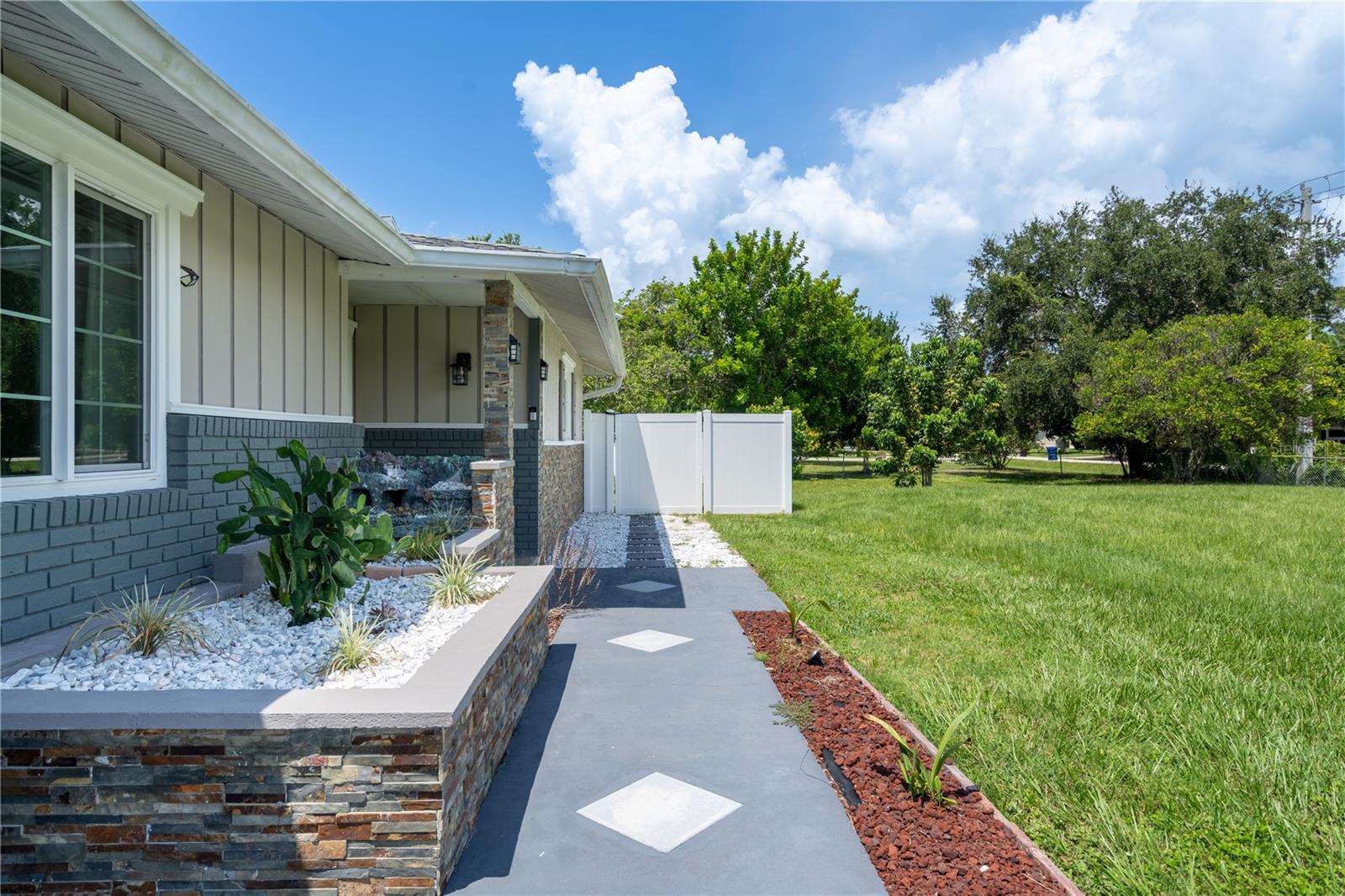 2140 Pinehurst Street, FL