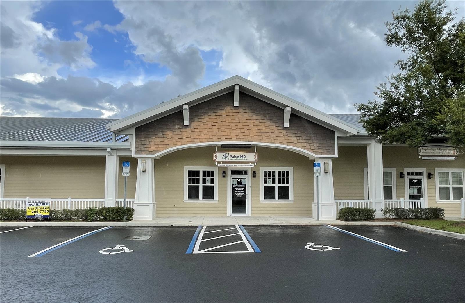 749 County Road 466, FL
