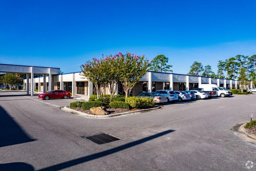 6925 Lake Ellenor Drive, FL