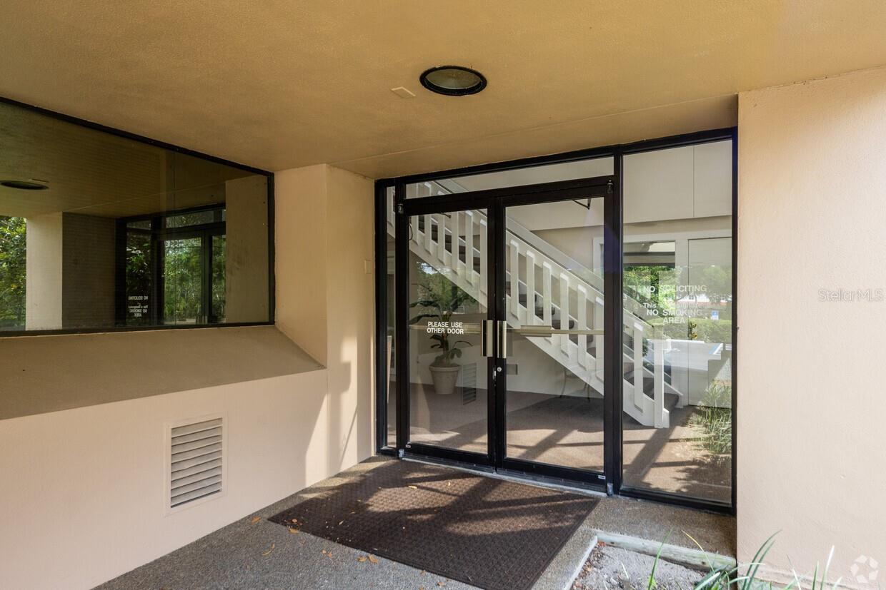 901 Douglas Avenue, FL