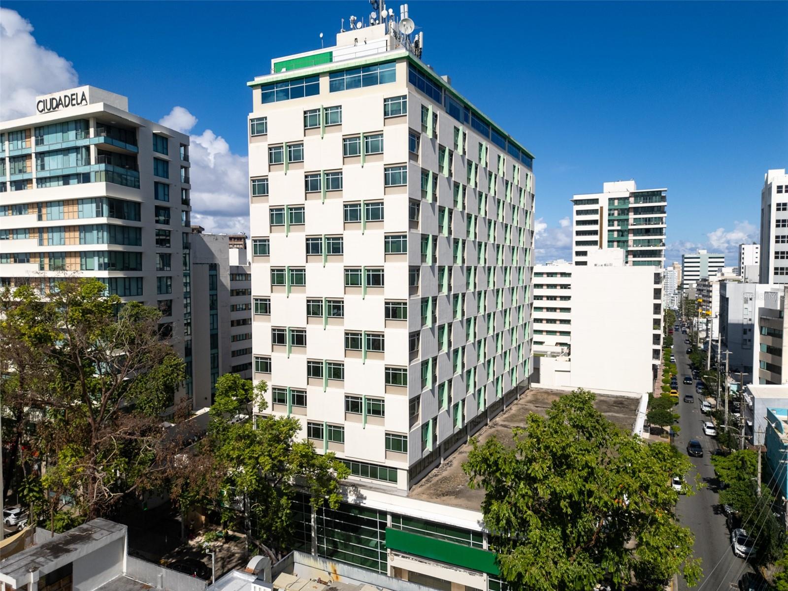 1519, Parada 23 Ave. Ponce De LeóN, Esq Calle Del Parque, PR