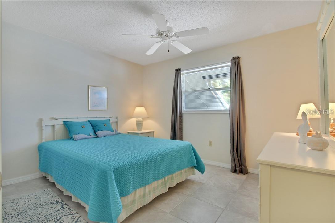 525 Parkdale, FL