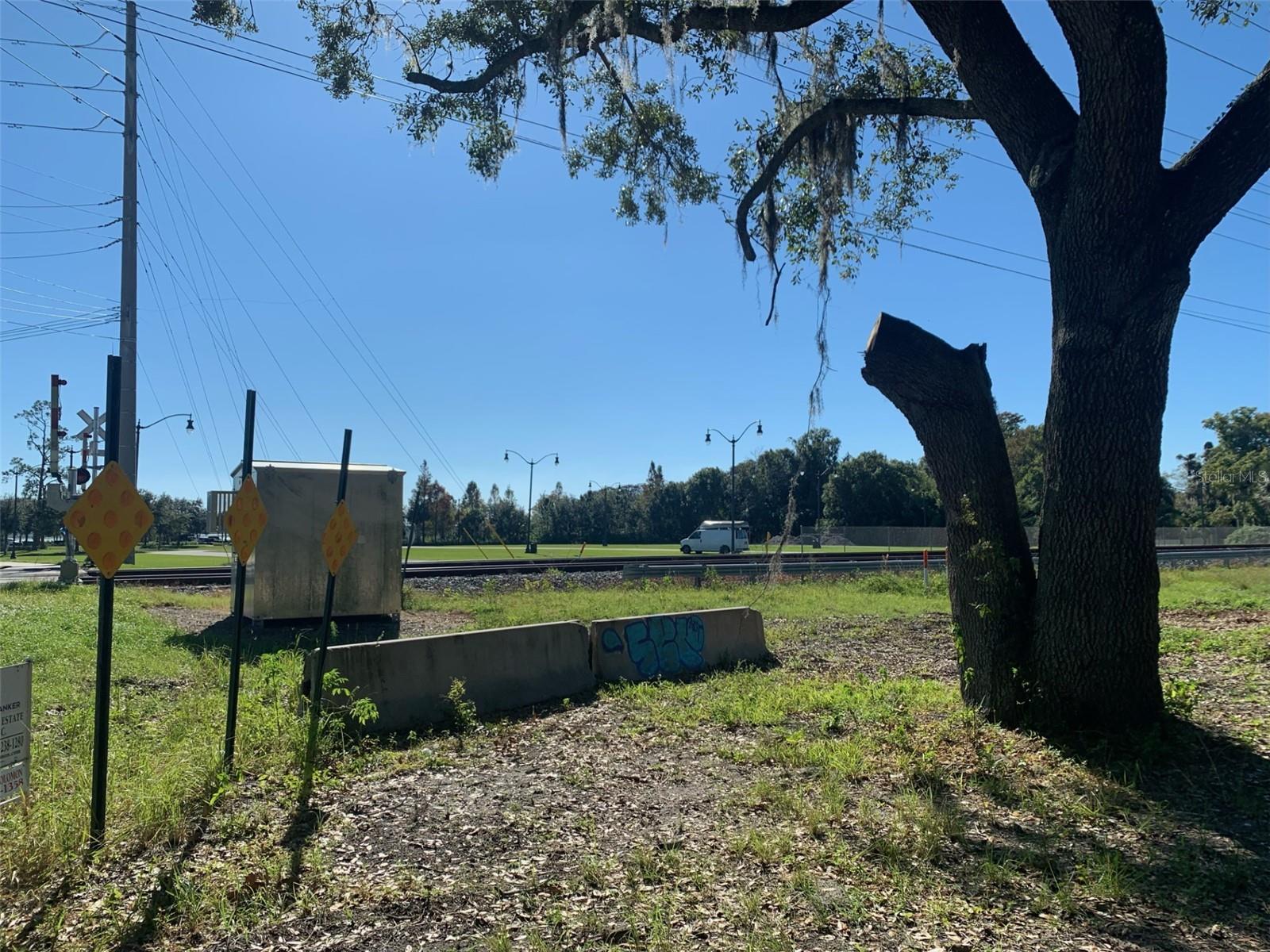 Vernon Avenue, FL